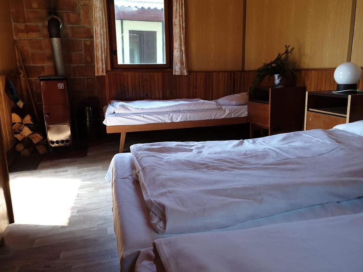 Chatovy Tabor Maly Ratmirov Buitenkant foto